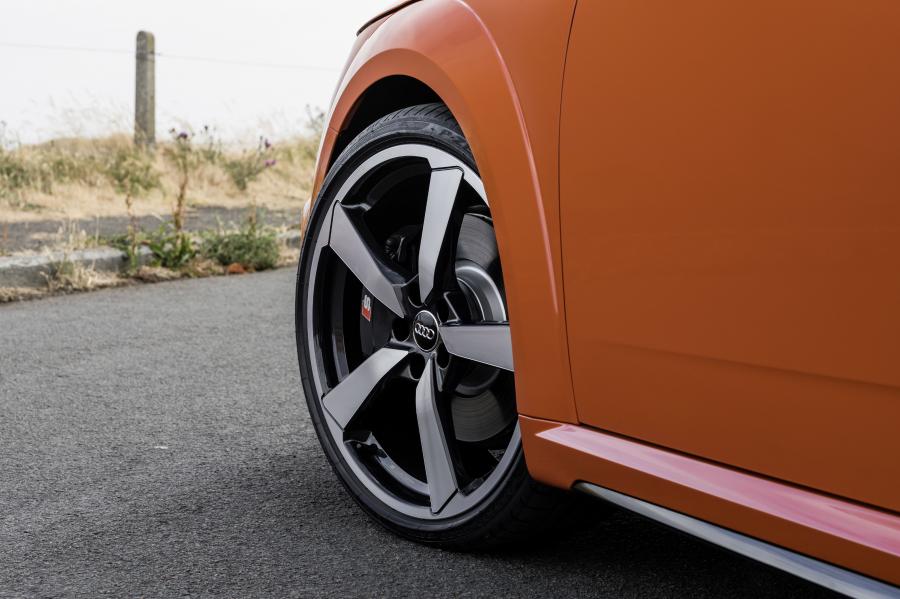 Детали экстерьера Audi TTS Coupe (8S) 2018 года  (WW) (фото 238 из 254)